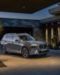 النظرة الأولى على سيارة BMW X7 متعددة الاستخدامات موديل 2023